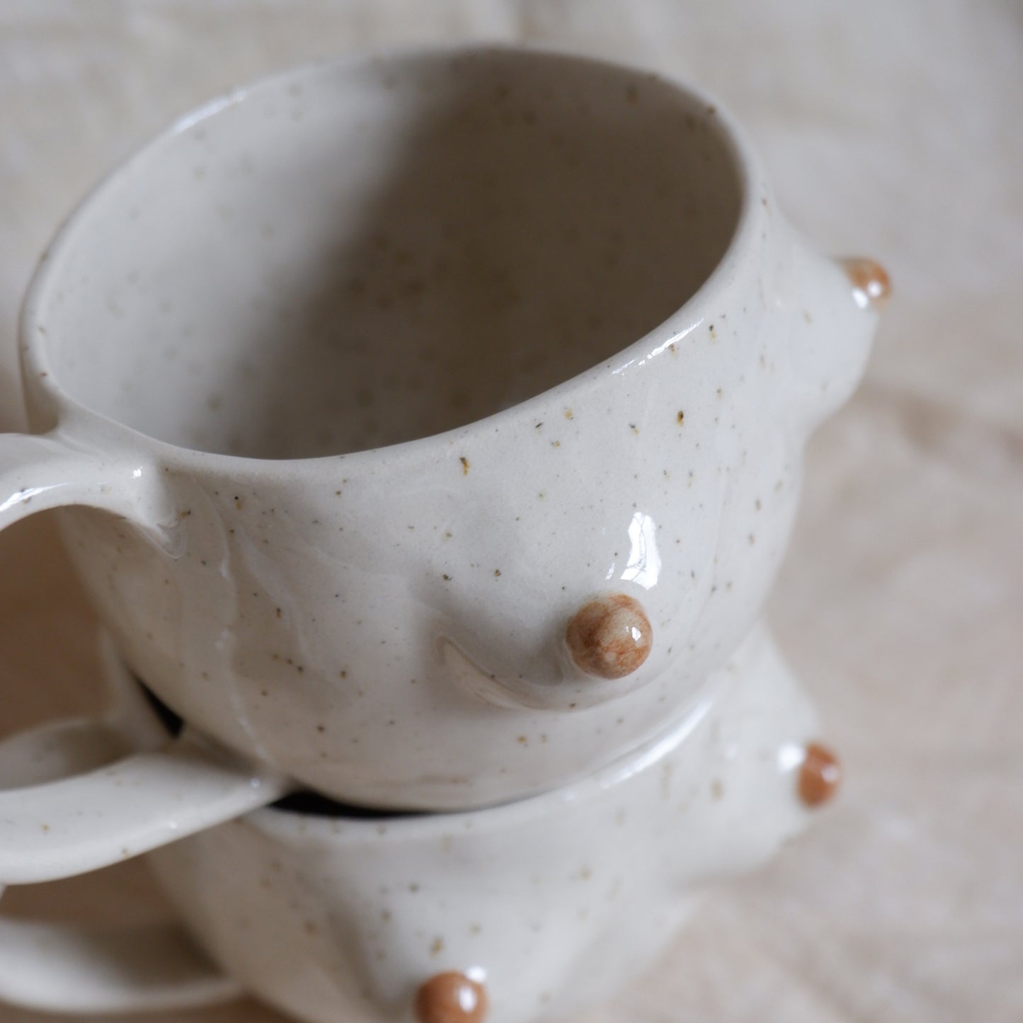 The Surprise Mug / with a handle and light brown π€ π€