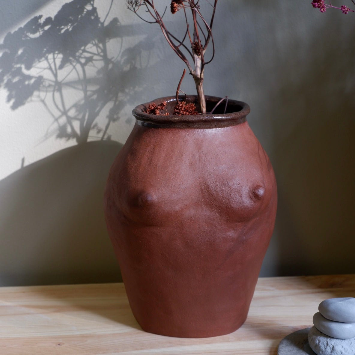 Brick red sculptural vase Woman