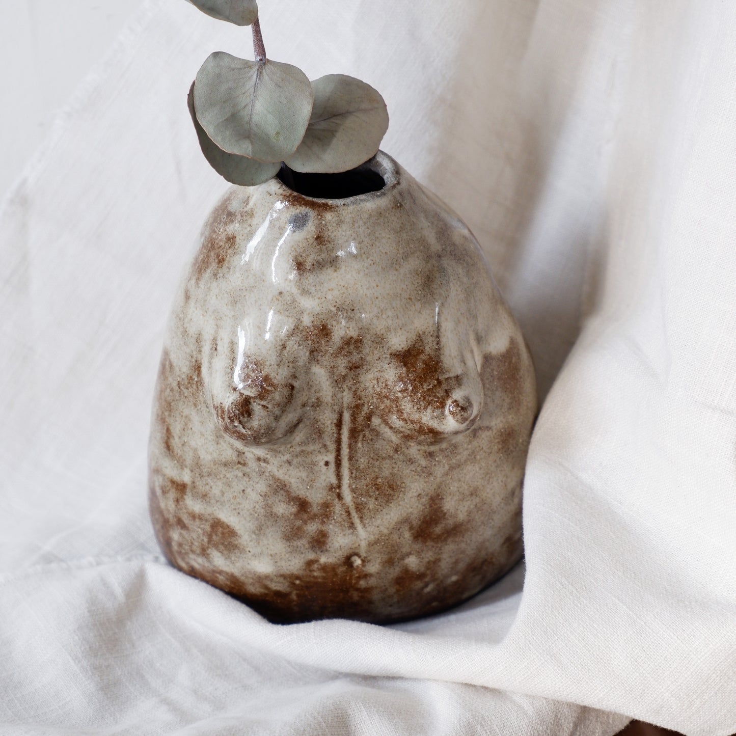 Sculptural Vase in brown and white