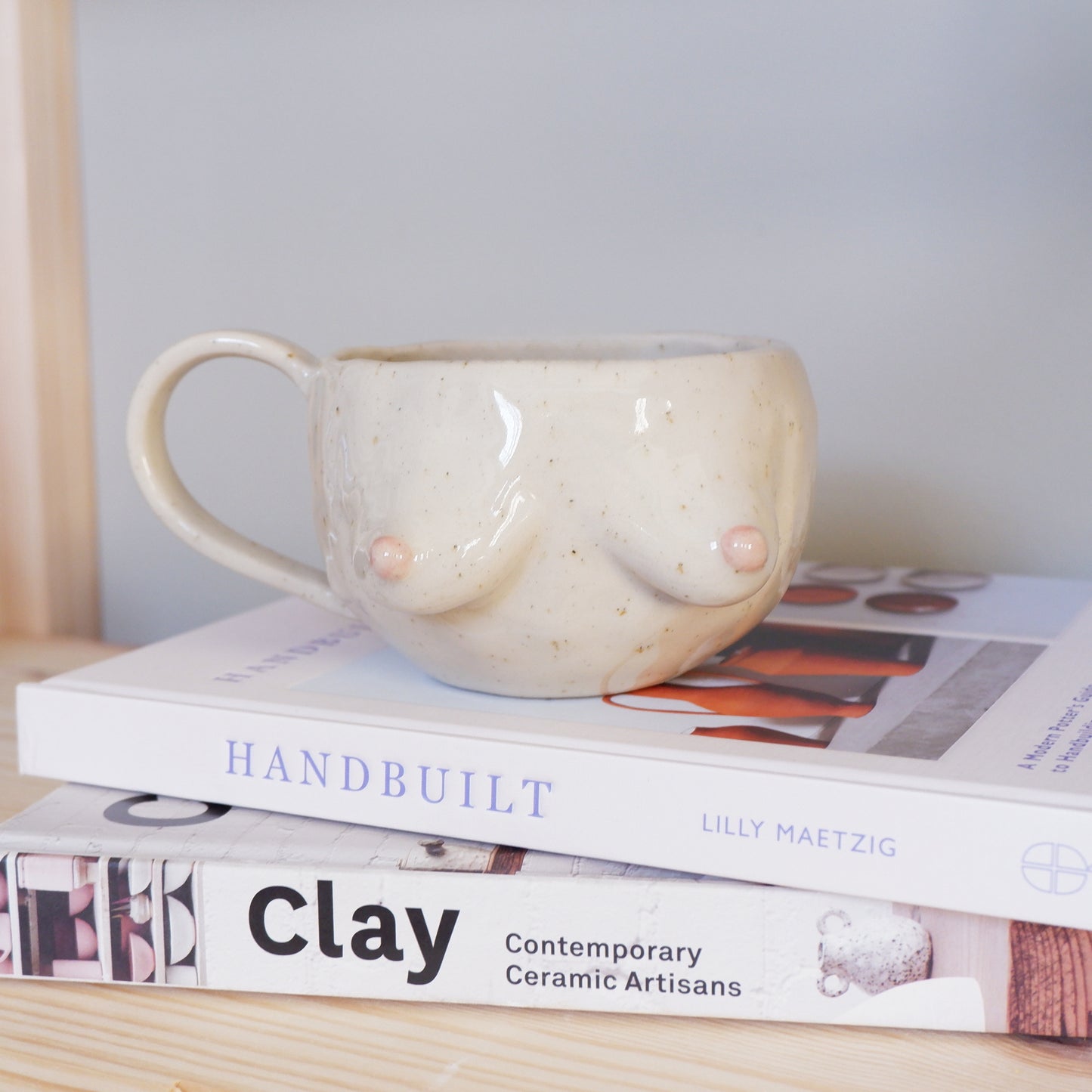 Big Beige Mug with rose details