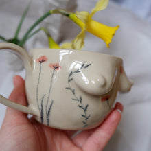 Load image into Gallery viewer, Beige mug with a handle with flowers drawn by hand 🌷🌿
