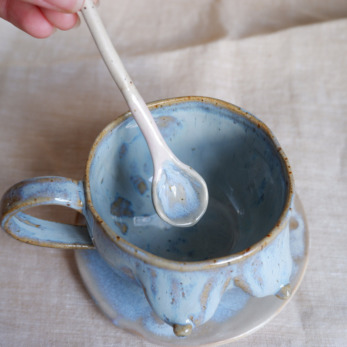 Ceramic set in blue