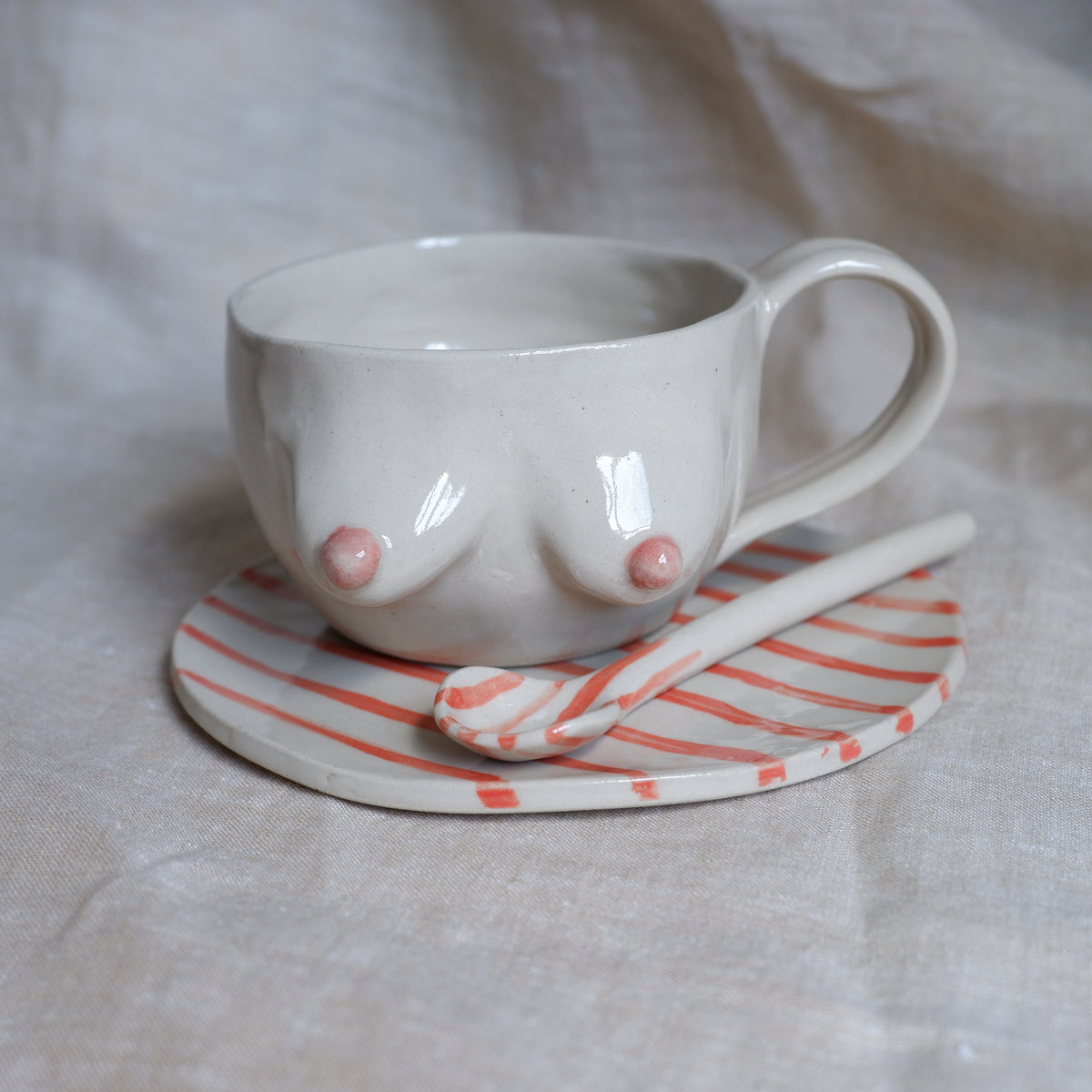 Fika set with red details