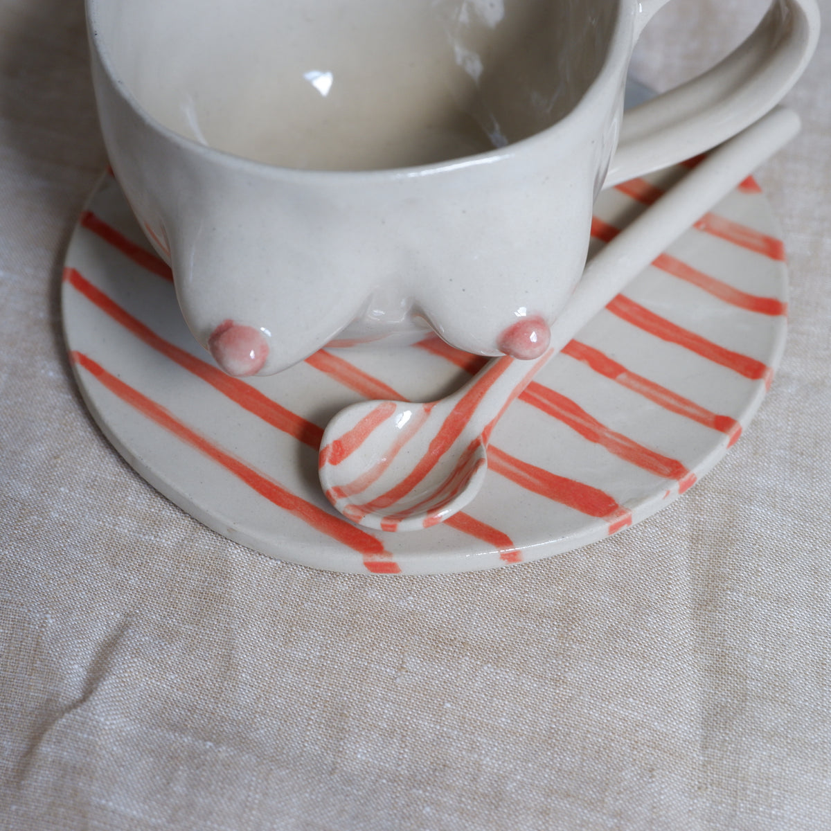 Fika set with red details