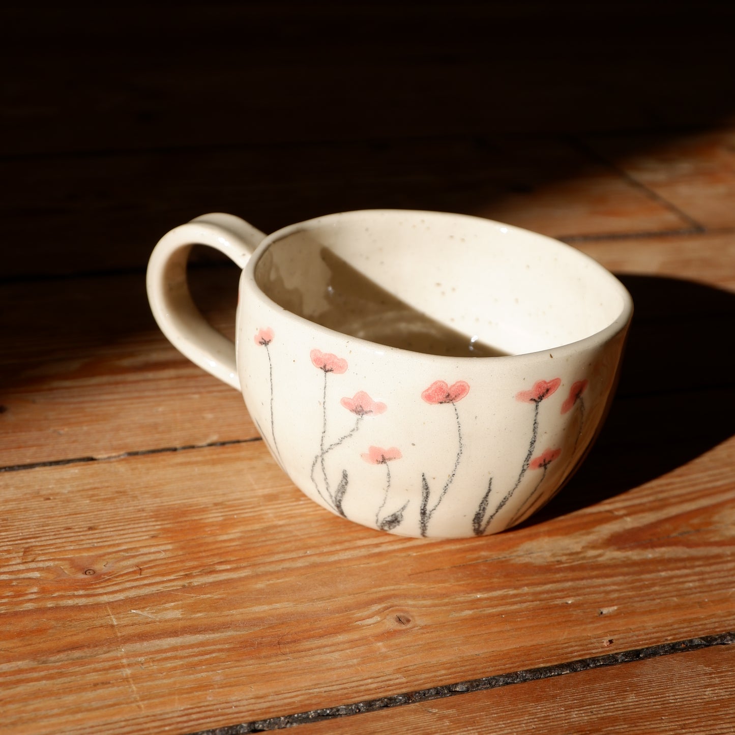 Beige mug with poppy flowers drawn by hand 🌼