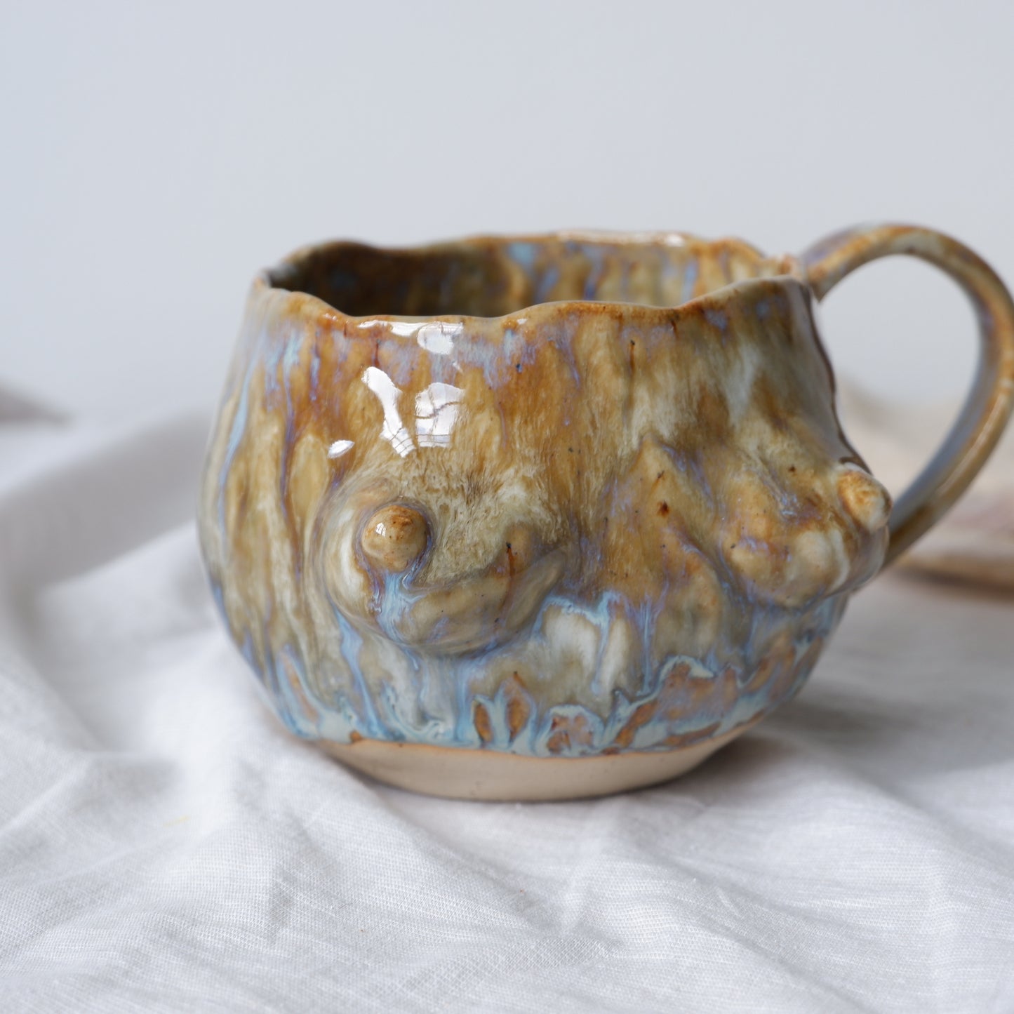 Big Pale Horizon Mug (for left-handed)