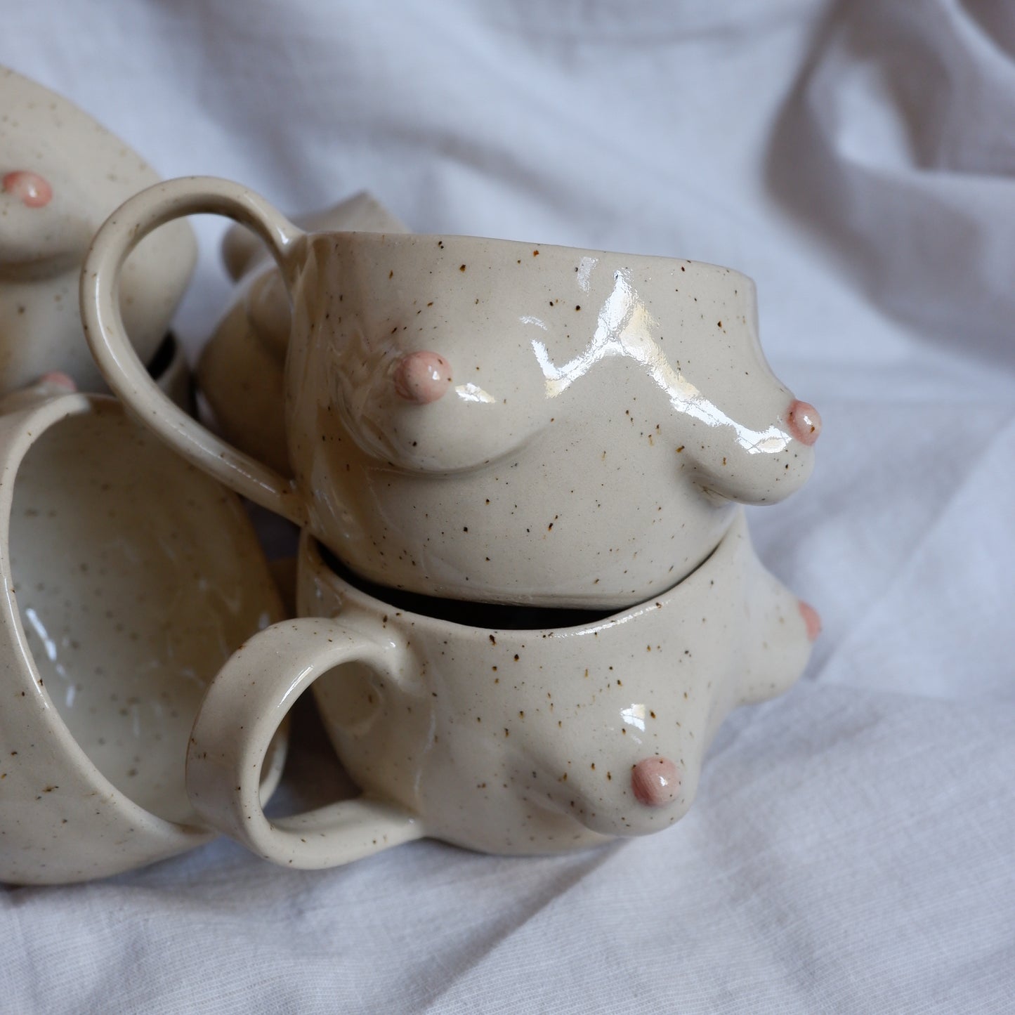 The Surprise Mug / with a handle and rose 🌸 🌸
