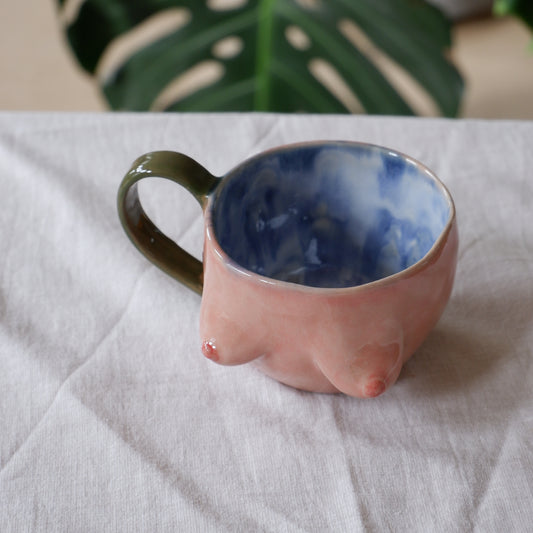 Retro Rosy Mug