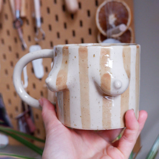 Vintage mug // light brown stripes