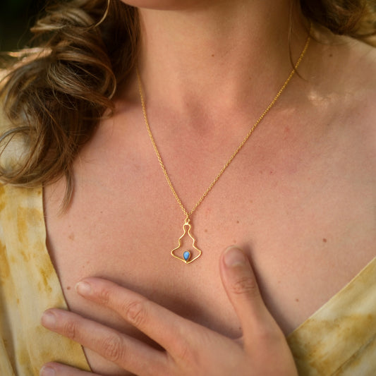 Her Being / Gold-platted brass necklace with Labradorite