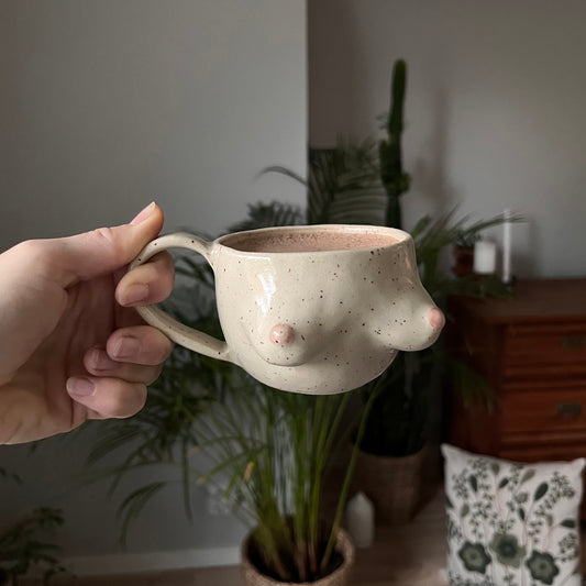 The Surprise Mug / with a handle and rose 🌸 🌸