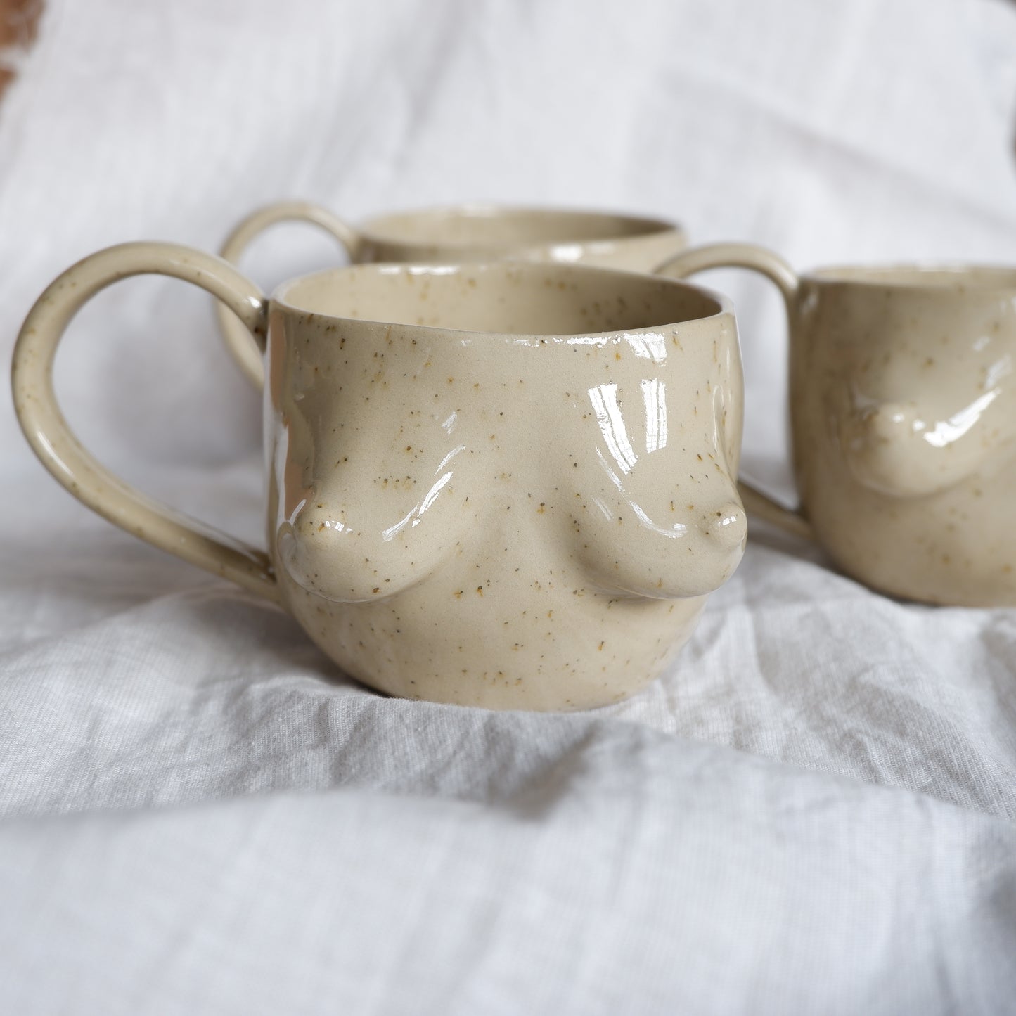 The Surprise Mug / Speckled beige mug with a handle *NEW*