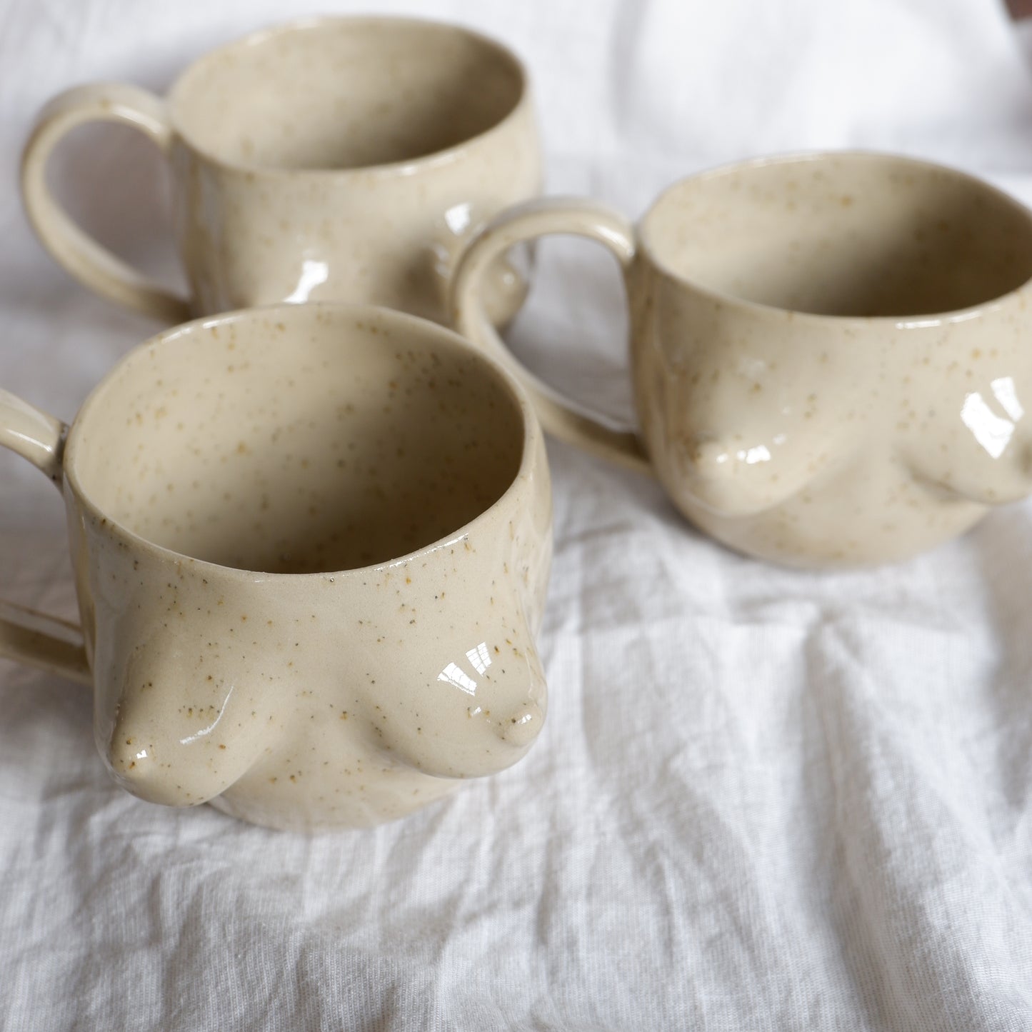 The Surprise Mug / Speckled beige mug with a handle *NEW*