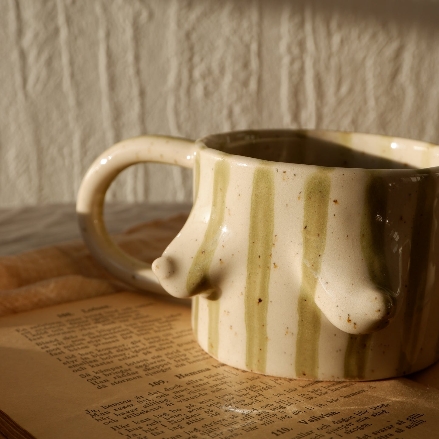 Vintage mug // green stripes