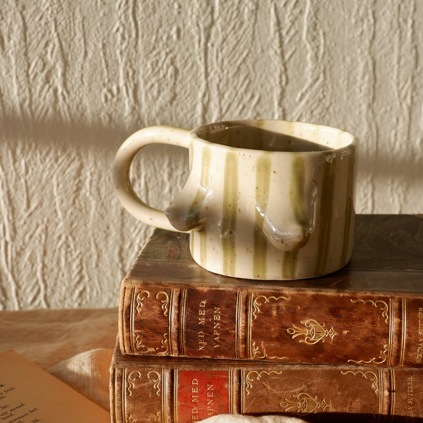 Vintage mug // green stripes