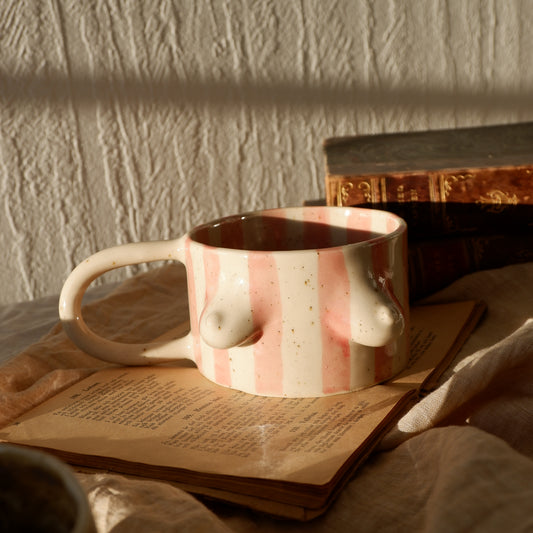 Vintage mug // light pink stripes