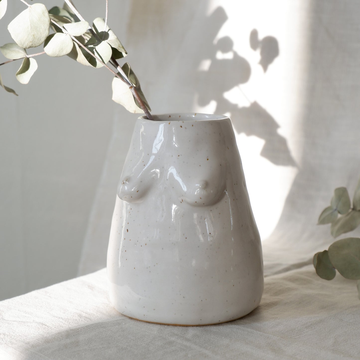 Sculptural Vase in speckled white