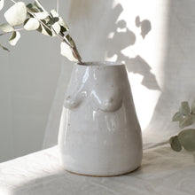 Load image into Gallery viewer, Sculptural Vase in speckled white
