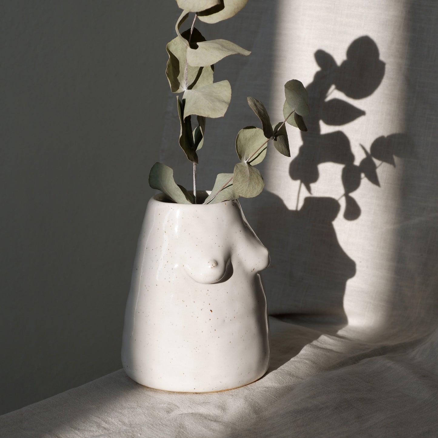 Sculptural Vase in speckled white