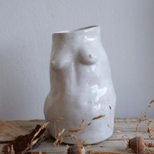 Load image into Gallery viewer, Sculptural vase Woman in white
